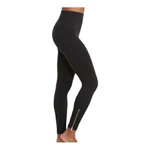 𝅺Spanx Port Navy Seamless Look at me Now ankle zip Leggings Size Medium